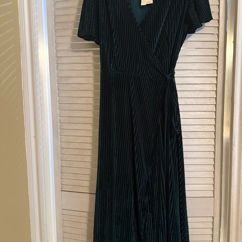 Elegant Green Wrap Dress